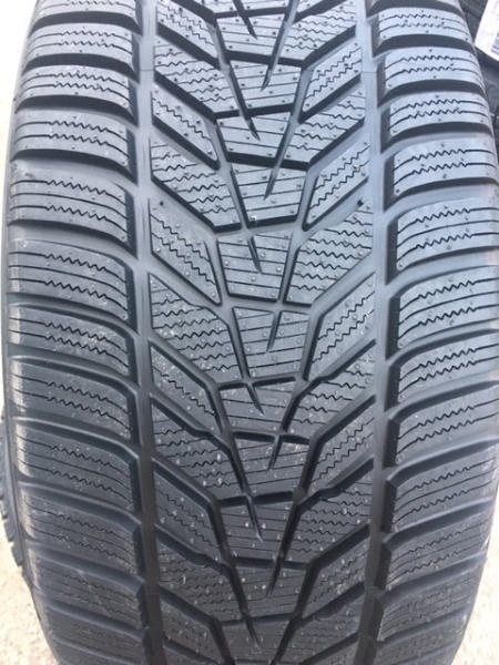 Зимние шины Hankook Winter i*cept evo3 W330 285/35 R20 0