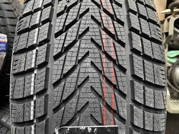 Зимние шины Goodyear UltraGrip Performance 3 285/30 R20 0