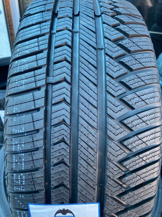 Всесезонные шины Sailun Atrezzo 4 Seasons Pro 215/55 R18 0