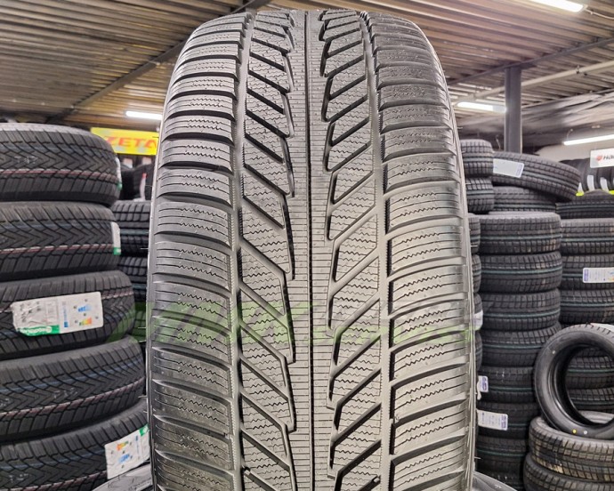 Зимние шины Hankook ION i*cept SUV IW01A 295/35 R22 0