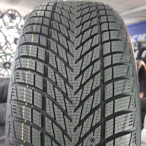 Зимние шины Goodyear UltraGrip Performance 3 255/45 R19 0
