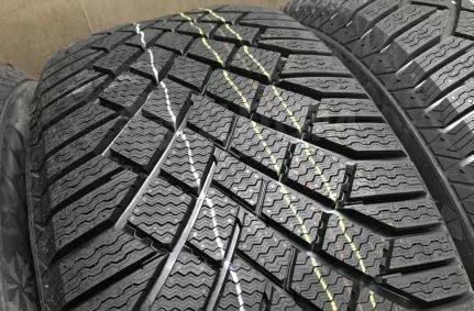 Зимние шины Continental VikingContact 7 245/35 R21 0