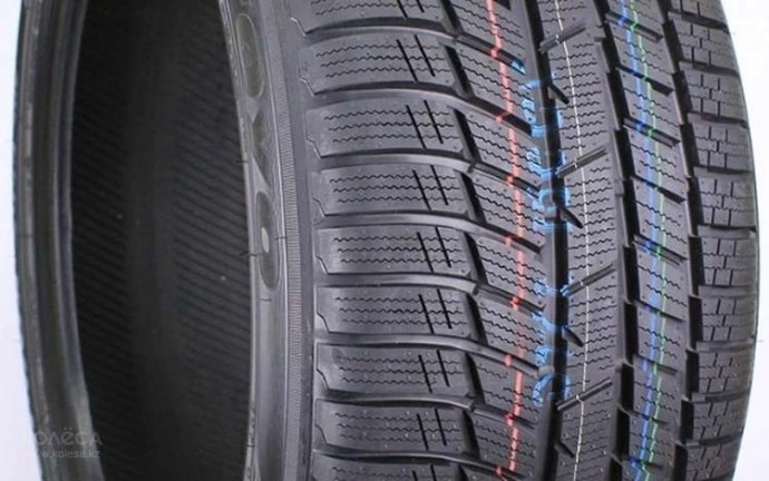 Зимние шины Toyo Snowprox S954 255/35 R18 0