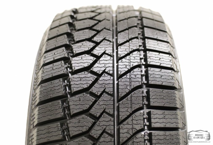 Зимние шины Goodride SW628 225/55 R19 0